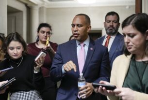 Hakeem Jeffries Re-elected as House Democratic Leader