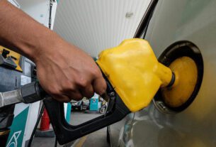 NNPC, Dangote Refinery Slash Petrol Prices to N899 Per Litre Amid Rising Competition