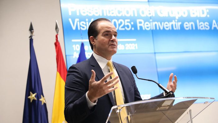 Trump Chooses Ex-Bank President As Latin America Envoy Despite Alleged Affair Scandal