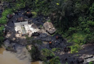 Airstrikes Destroy Six Illegal Refineries in Niger Delta