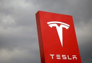 US: Tesla Recalls Over 120,000 Vehicles