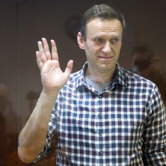 Navalny’s Body To Be Held For Two Weeks For ‘Chemical Analysis’