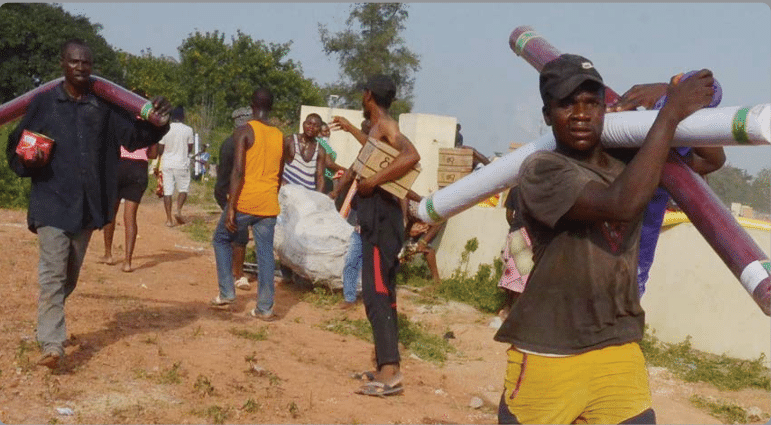 Abuja Residents Loot FCT Agriculture Department Warehouse