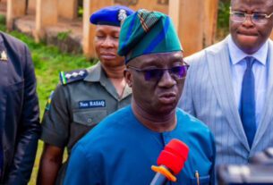 Edo Governor Okpebholo Swears In Acting Local Council Chairmen Despite Federal Autonomy Stance