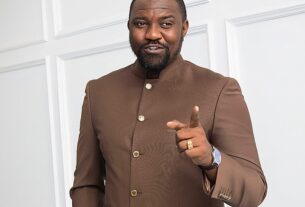 John Dumelo