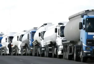 FG Bans 60,000 Litres Capacity Trucks From Lifting Petroleum Products
