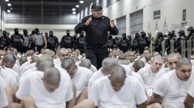 Venezuela Condemns US Deportation Of Alleged Gang Members To El Salvador